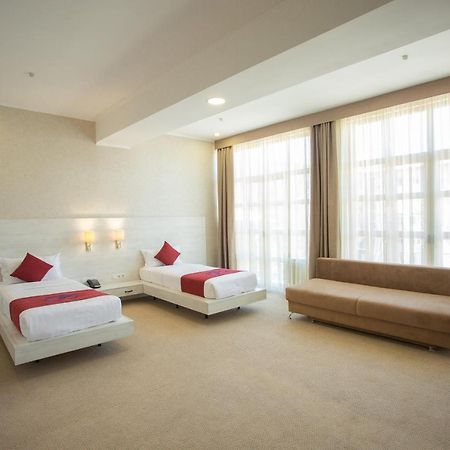 B Hotel 比什凯克 外观 照片