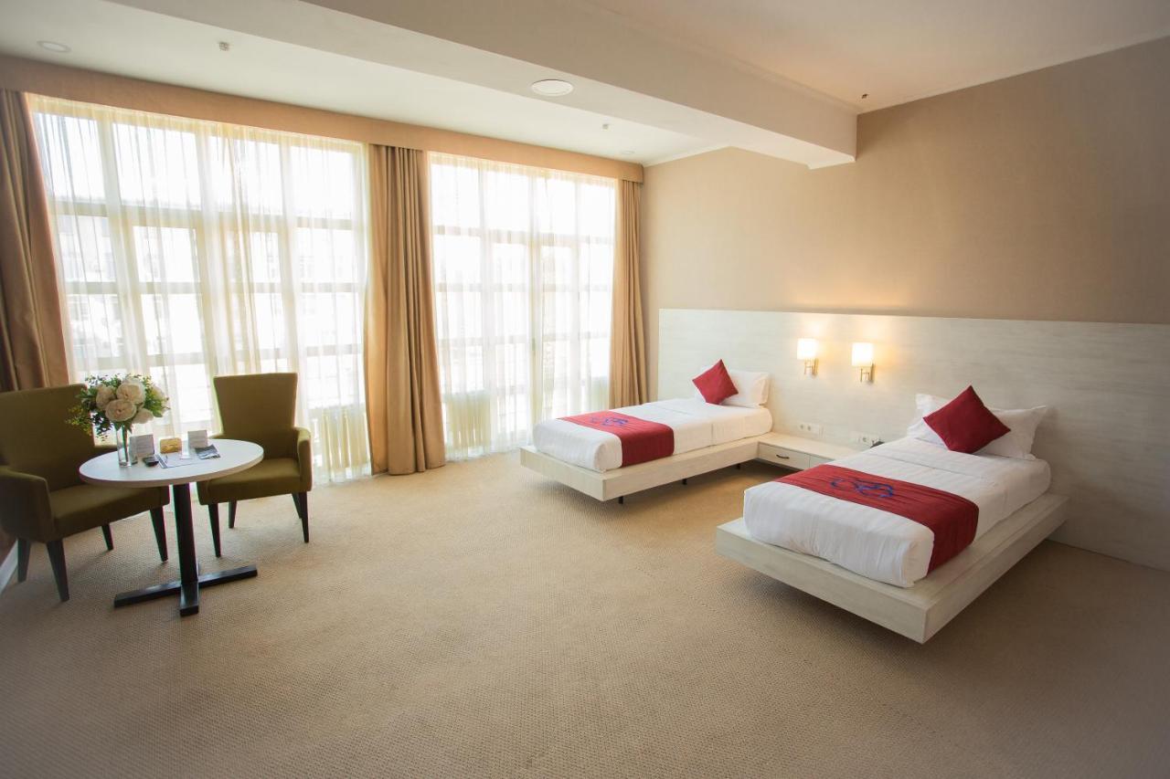 B Hotel 比什凯克 外观 照片