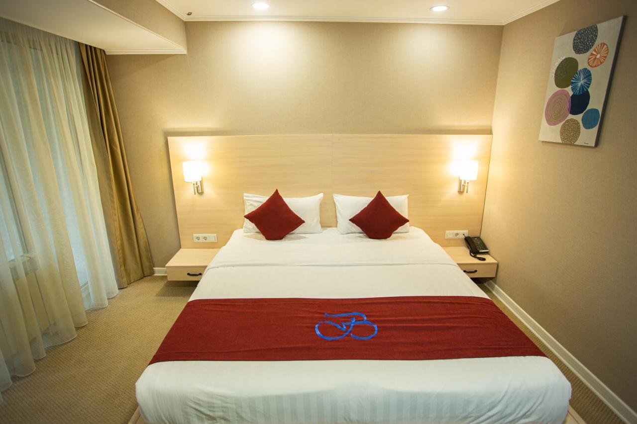 B Hotel 比什凯克 外观 照片