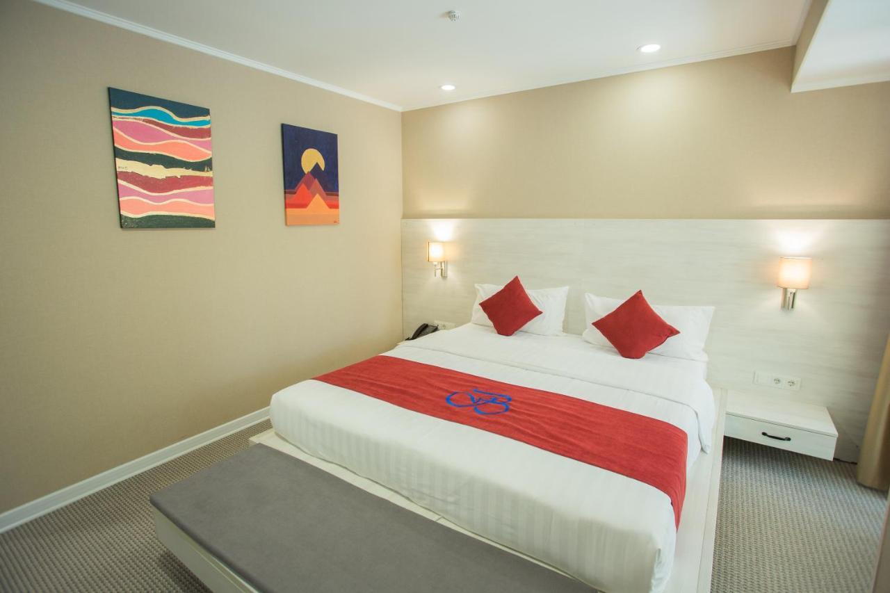 B Hotel 比什凯克 外观 照片