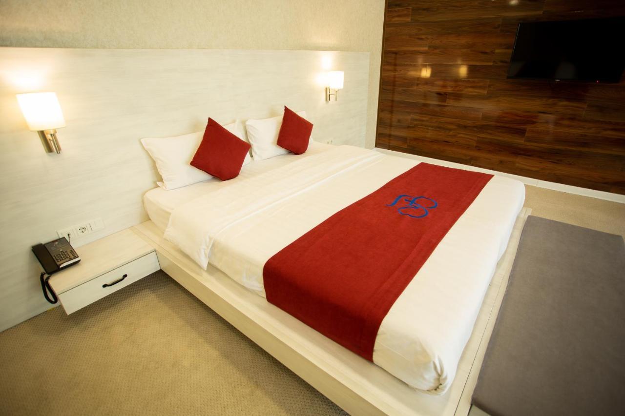 B Hotel 比什凯克 外观 照片
